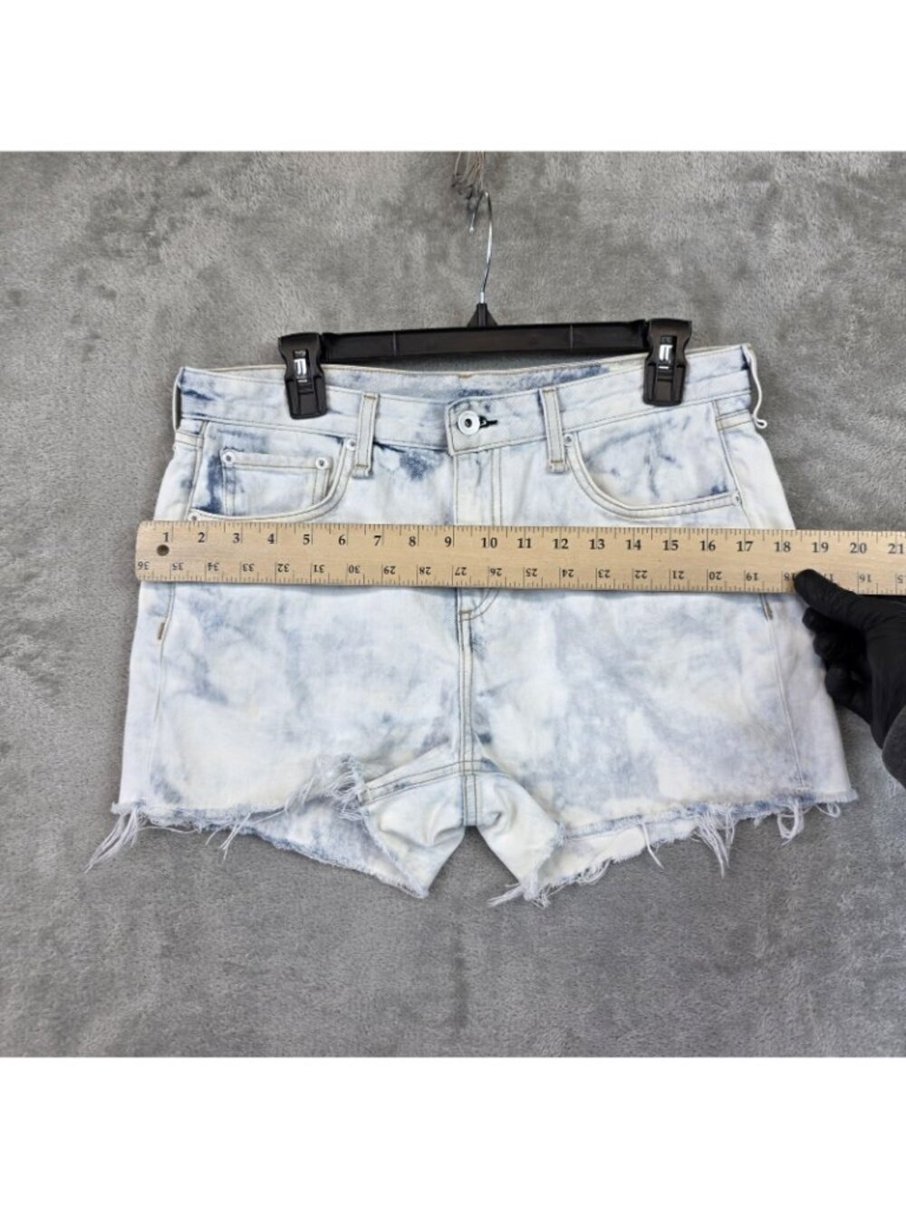 Rag & Bone Shorts Womens 28 Blue Acid Wash Dre Low Rise Denim Cutoff Frayed Hem - Picture 11 of 12